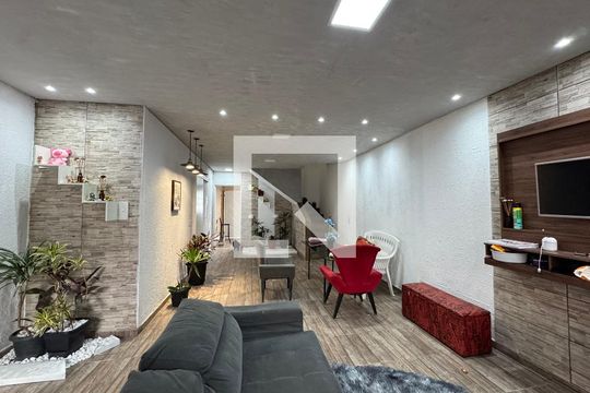 Sala de casa à venda com 2 quartos, 125m² em Santa Maria, Osasco