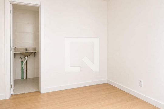 Sala/cozinha de apartamento para alugar com 2 quartos, 55m² em Jardim Sabará, Porto Alegre