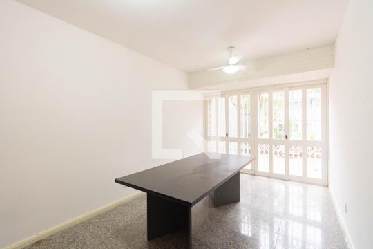 Casa para alugar com 4 quartos, 250m² em Centro, Canoas