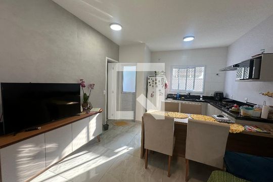 Sala de casa de condomínio à venda com 3 quartos, 112m² em Chácaras São Luís, Barueri