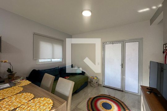 Sala de casa de condomínio à venda com 3 quartos, 112m² em Chácaras São Luís, Barueri