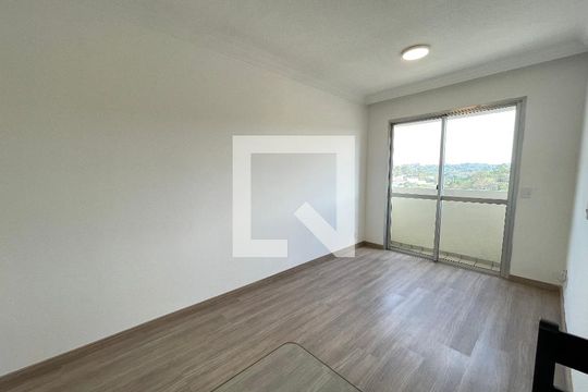Sala de apartamento à venda com 3 quartos, 60m² em Conjunto Promorar Raposo Tavares, São Paulo