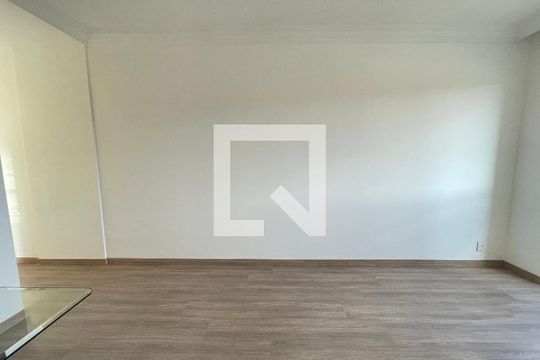 Sala de apartamento à venda com 3 quartos, 60m² em Conjunto Promorar Raposo Tavares, São Paulo