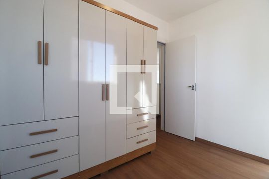 Quarto 1 de apartamento para alugar com 2 quartos, 46m² em Jardim Espanha, Uberlândia