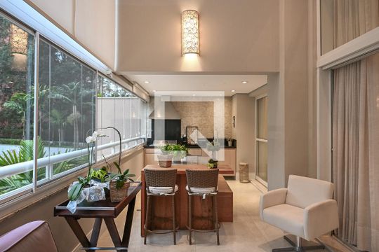 Varanda de apartamento à venda com 4 quartos, 250m² em Vila Suzana, São Paulo