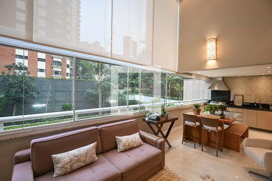 Varanda de apartamento à venda com 4 quartos, 250m² em Vila Suzana, São Paulo