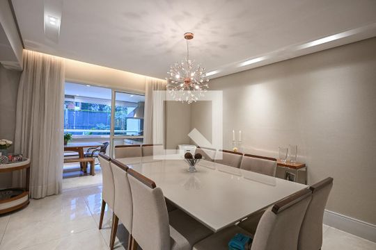 Sala de Jantar de apartamento à venda com 4 quartos, 250m² em Vila Suzana, São Paulo