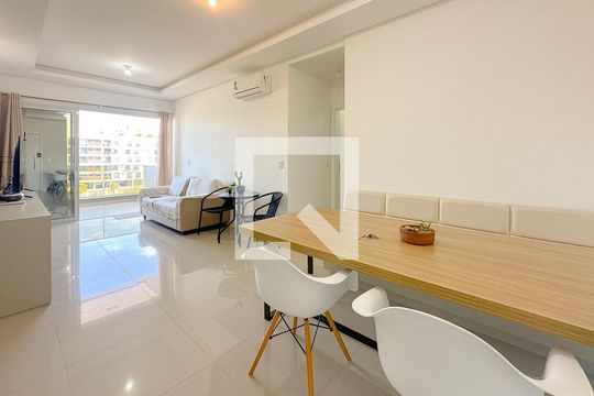 Sala de Jantar de apartamento para alugar com 2 quartos, 90m² em Jurerê Internacional, Florianópolis