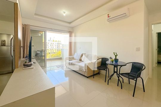 Sala de TV de apartamento para alugar com 2 quartos, 90m² em Jurerê Internacional, Florianópolis