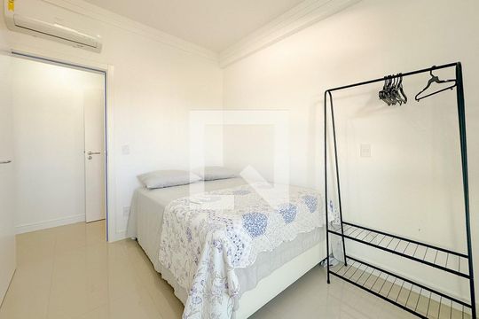 Quarto de apartamento para alugar com 2 quartos, 90m² em Jurerê Internacional, Florianópolis