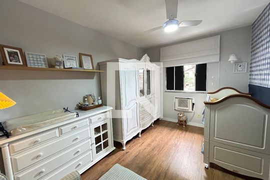 Quarto 1 de casa à venda com 2 quartos, 96m² em Vila Valqueire, Rio de Janeiro