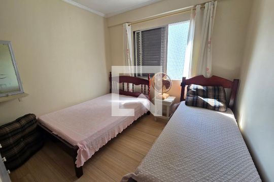 Quarto 1 de apartamento para alugar com 1 quarto, 39m² em Vila Tupi, Praia Grande