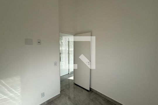 Quarto 1 de apartamento para alugar com 2 quartos, 44m² em Jardim Maringa, São Paulo
