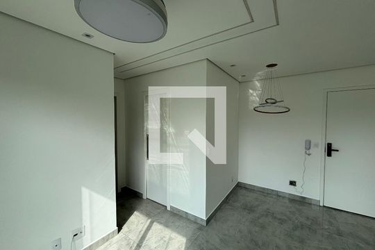 Sala de apartamento para alugar com 2 quartos, 44m² em Jardim Maringa, São Paulo