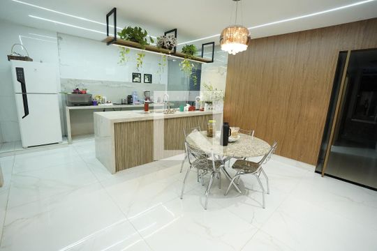 Casa à venda com 3 quartos, 360m² em Jardim Balneario Meia Ponte, Goiânia