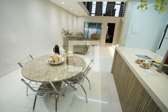 Casa à venda com 3 quartos, 360m² em Jardim Balneario Meia Ponte, Goiânia