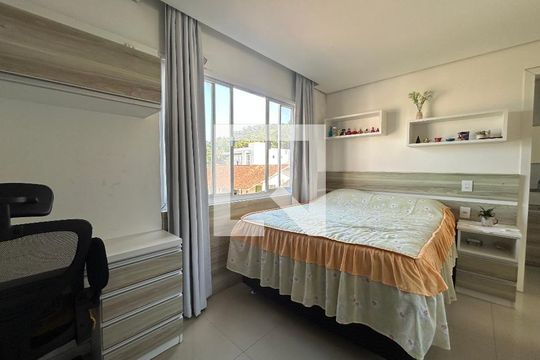 Suíte 2 de casa para alugar com 5 quartos, 440m² em Cacupé, Florianópolis
