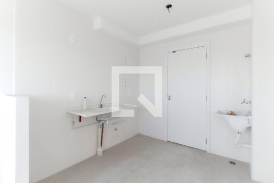 Sala - Cozinha de apartamento à venda com 2 quartos, 32m² em Fazenda Aricanduva, São Paulo