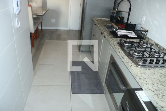 Apartamento para alugar com 2 quartos, 43m² em Parque Rincao, Cotia