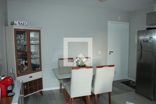 Apartamento para alugar com 2 quartos, 43m² em Parque Rincao, Cotia