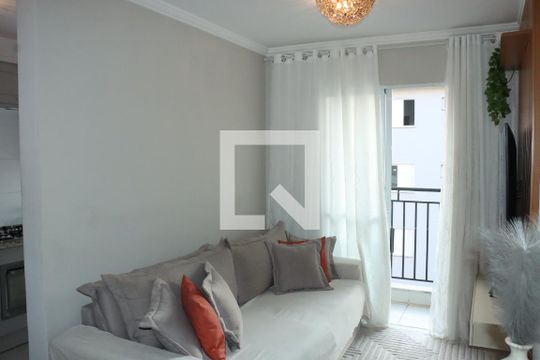 Apartamento para alugar com 2 quartos, 43m² em Parque Rincao, Cotia
