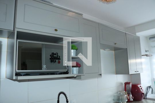 Apartamento para alugar com 2 quartos, 43m² em Parque Rincao, Cotia