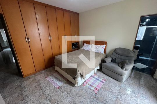 Suíte 1 de casa à venda com 3 quartos, 250m² em Jardim Maria Virginia, São Paulo