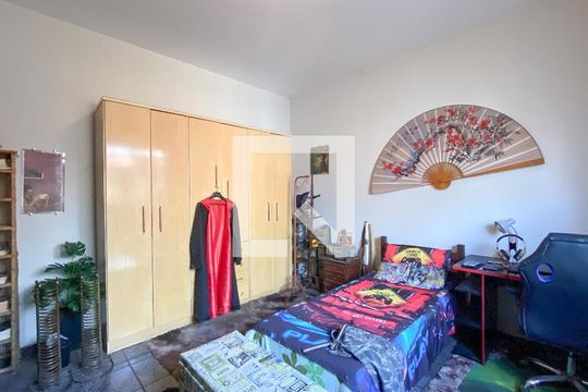 Casa à venda com 2 quartos, 210m² em Milionários, Belo Horizonte