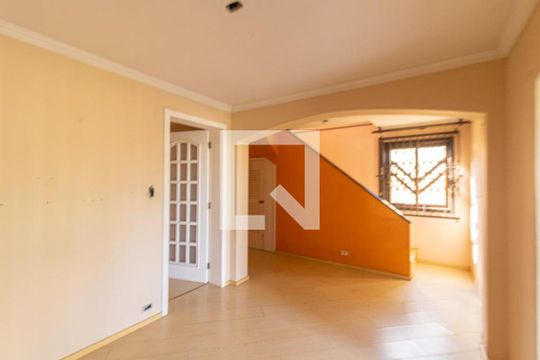 Sala de casa à venda com 3 quartos, 270m² em Capão Raso, Curitiba