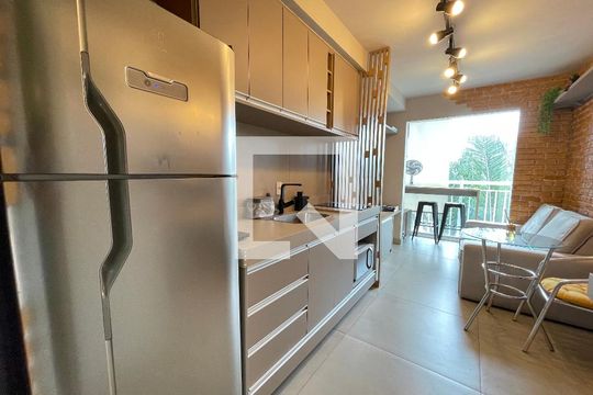 Apartamento para alugar com 1 quarto, 28m² em Ferreira, São Paulo