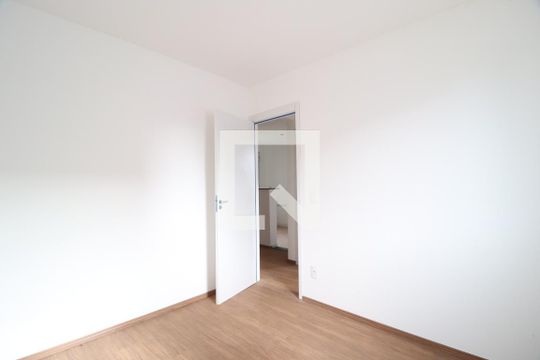 Quarto 1 de apartamento para alugar com 2 quartos, 50m² em Vila Maria, Uberlândia