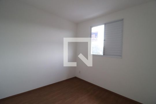 Quarto 2 de apartamento para alugar com 2 quartos, 46m² em Vila Maria, Uberlândia
