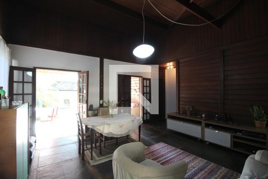 Sala de casa de condomínio à venda com 5 quartos, 275m² em Jacarepaguá, Rio de Janeiro