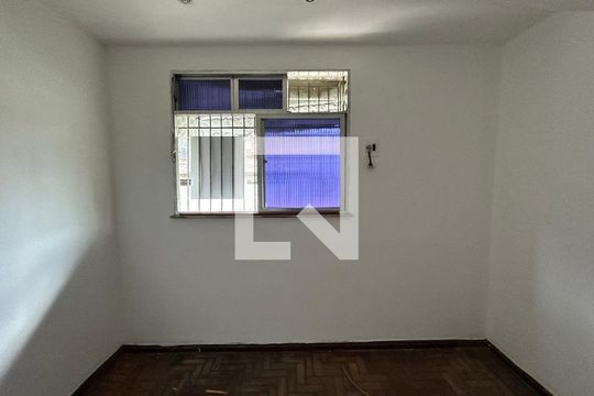 Quarto 1 de casa à venda com 4 quartos, 200m² em Inhaúma, Rio de Janeiro