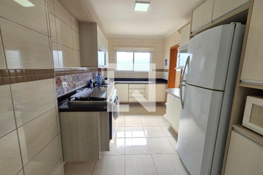 Cozinha de apartamento para alugar com 3 quartos, 119m² em Aviação, Praia Grande