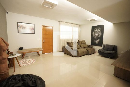 Casa de Condomínio para alugar com 4 quartos, 193m² em Parque Anhanguera, Goiânia