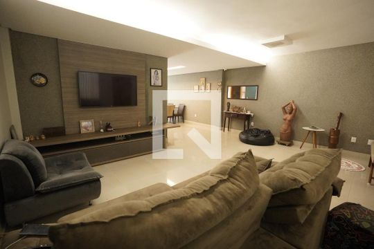 Casa de Condomínio para alugar com 4 quartos, 193m² em Parque Anhanguera, Goiânia