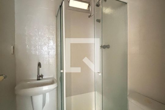 Banheiro de apartamento para alugar com 2 quartos, 112m² em Indianópolis, São Paulo