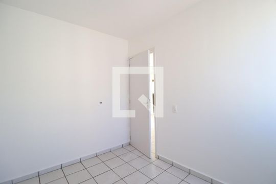 Quarto 2 de apartamento para alugar com 2 quartos, 44m² em Mansour, Uberlândia