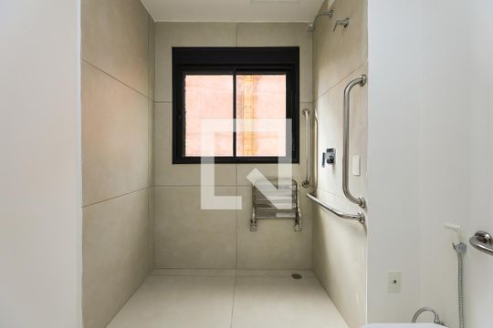 Banheiro de apartamento para alugar com 2 quartos, 37m² em Vila Andrade, São Paulo