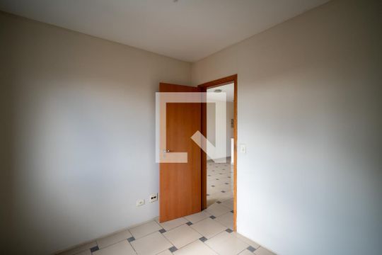 Quarto 1 de apartamento para alugar com 2 quartos, 51m² em Vila Santo Estefano, São Paulo