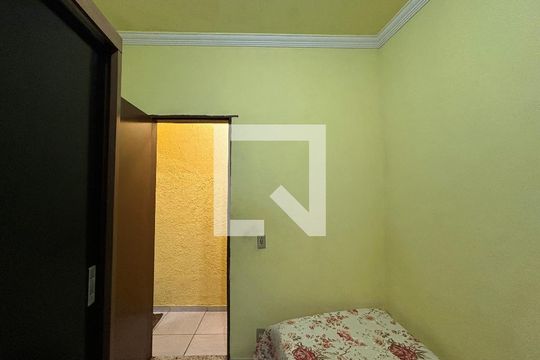 Casa à venda com 2 quartos, 70m² em Praia, Contagem