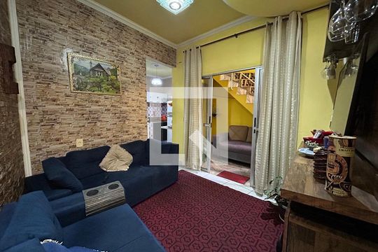 Casa à venda com 2 quartos, 70m² em Praia, Contagem