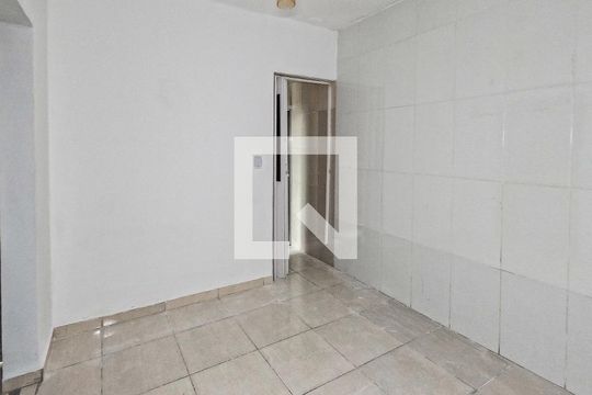 Sala de casa à venda com 1 quarto, 40m² em Jardim Marisa, São Paulo