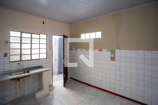 Cozinha de casa à venda com 2 quartos, 120m² em Cidade Ademar, São Paulo