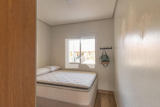 Quarto 1 de casa de condomínio para alugar com 2 quartos, 67m² em Distrito Industrial, Cachoeirinha