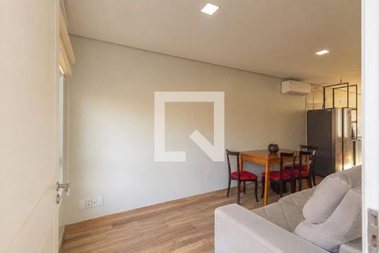 Sala de casa de condomínio para alugar com 2 quartos, 67m² em Distrito Industrial, Cachoeirinha