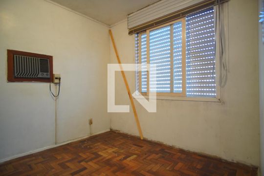 Quarto de apartamento para alugar com 1 quarto, 39m² em Jardim Itu, Porto Alegre