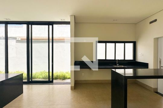 Cozinha de casa de condomínio para alugar com 3 quartos, 217m² em Gávea, Uberlândia