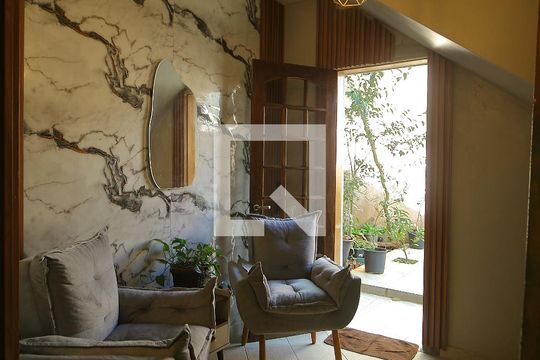 Sala de visita  de casa para alugar com 4 quartos, 249m² em Parque Terra Nova, São Bernardo do Campo
